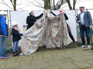 Bijenkorf: onthulling doek