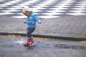 Tekenen op bouwhekdoek Bijenkorf